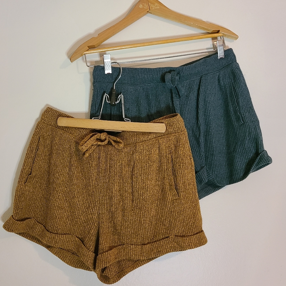 bundle of 2 SO velour velvet shorts small